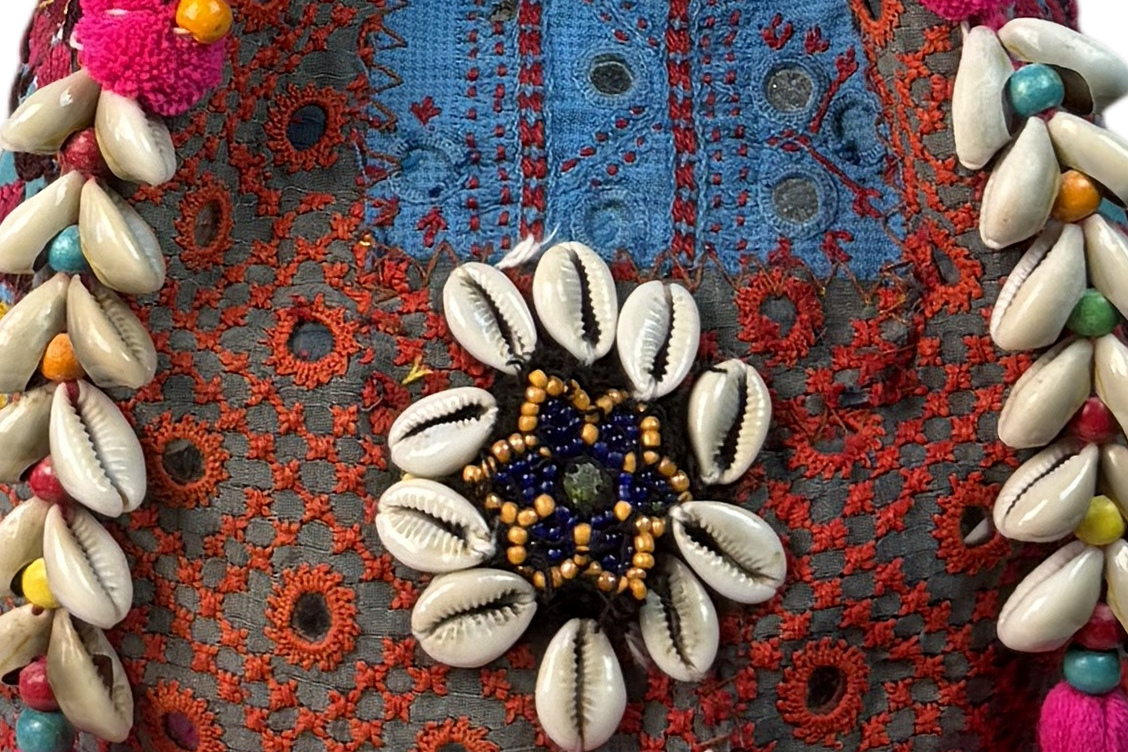 Shell Tassel Handcrafted Bucket Bag — Mauve Aura (Medium)