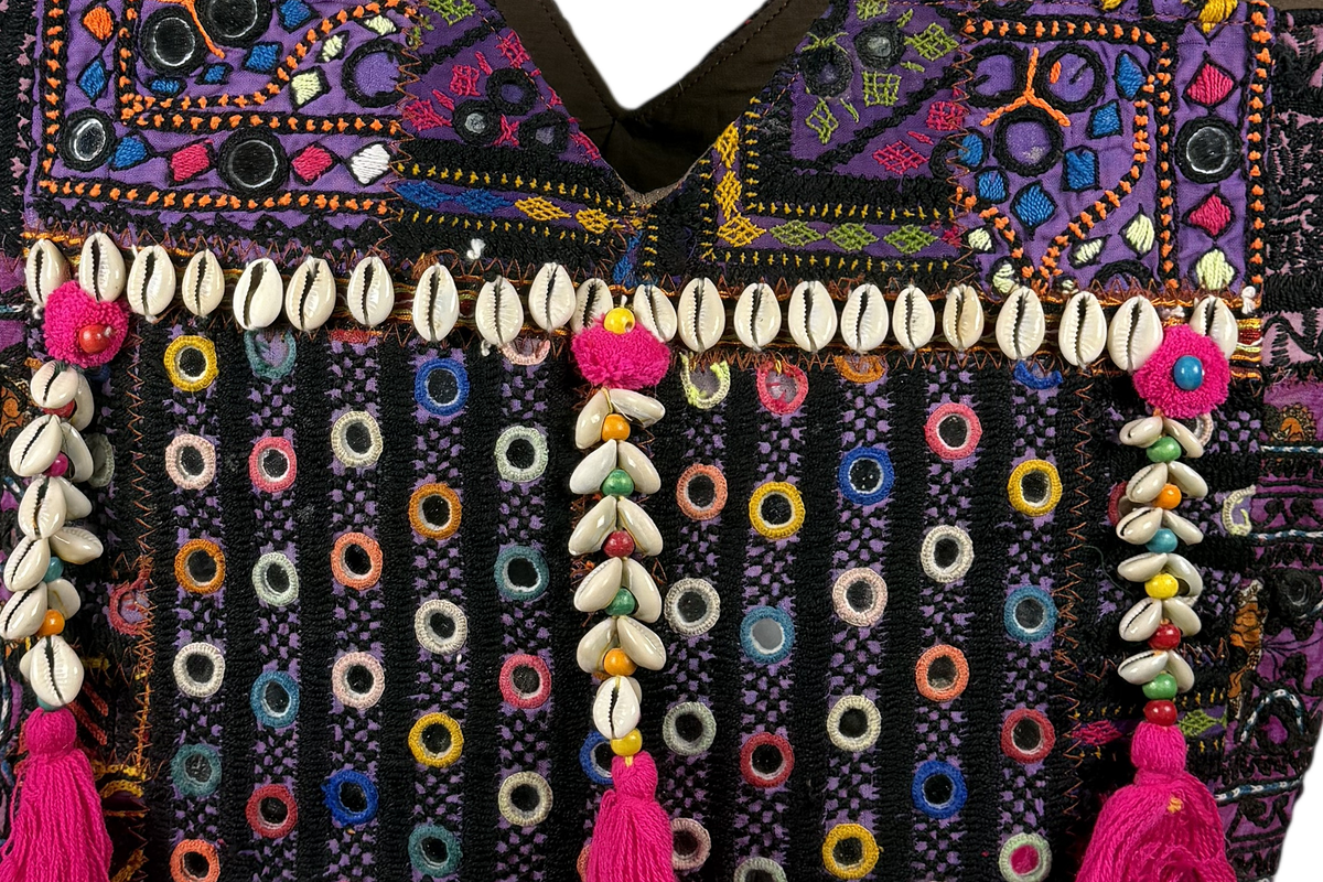 Shell Tassel Handcrafted Tote Bag — Indigo Tapestry