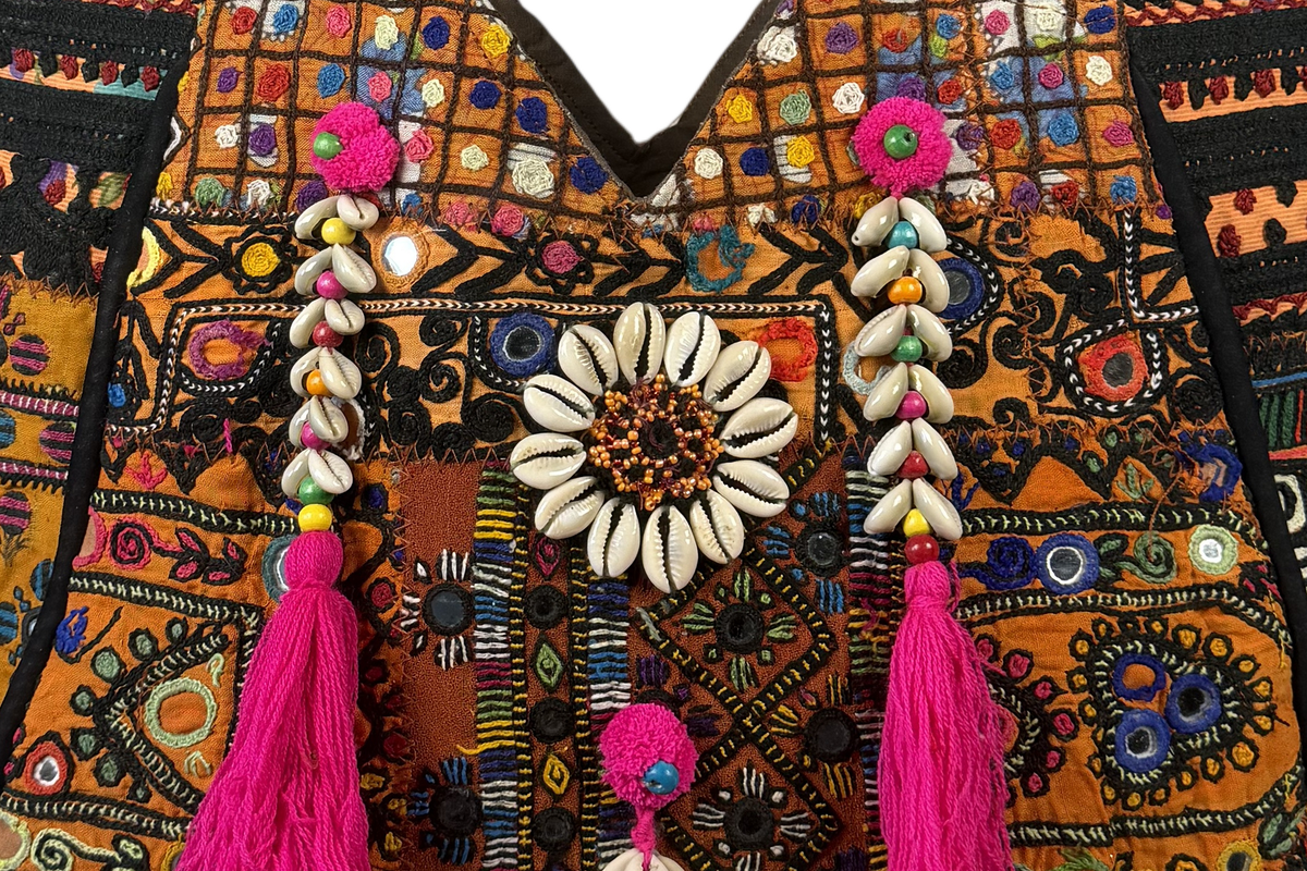 Shell Tassel Handcrafted Oversized Tote Bag — Chestnut Expedition