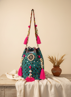 Shell Tassel Lagoon Bloom (Large) bucket bag isometric angle