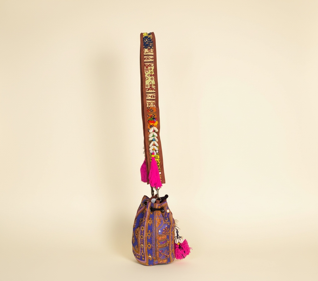 Shell Tassel Violet Aura (Mini) bucket bag isometric angle