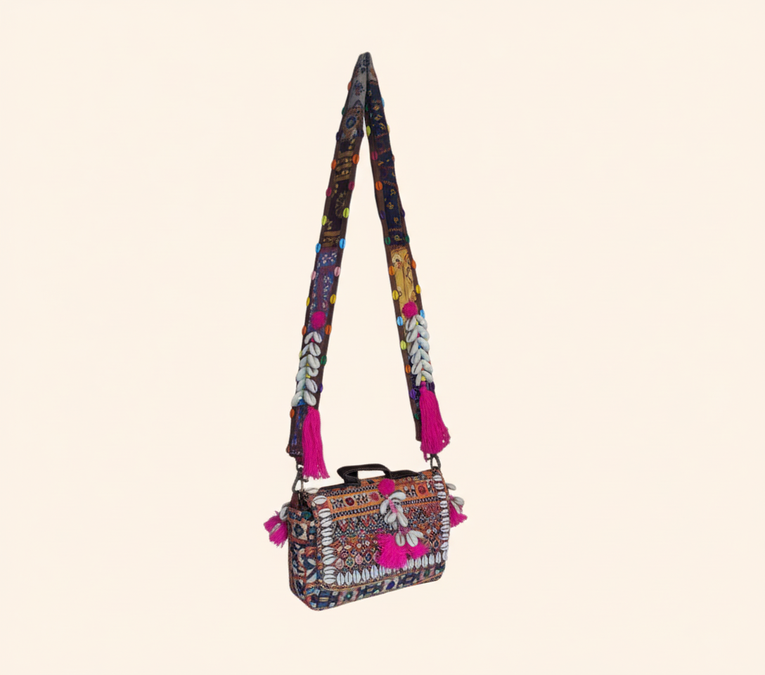 Shell Tassel Gudri crossbody bag back view