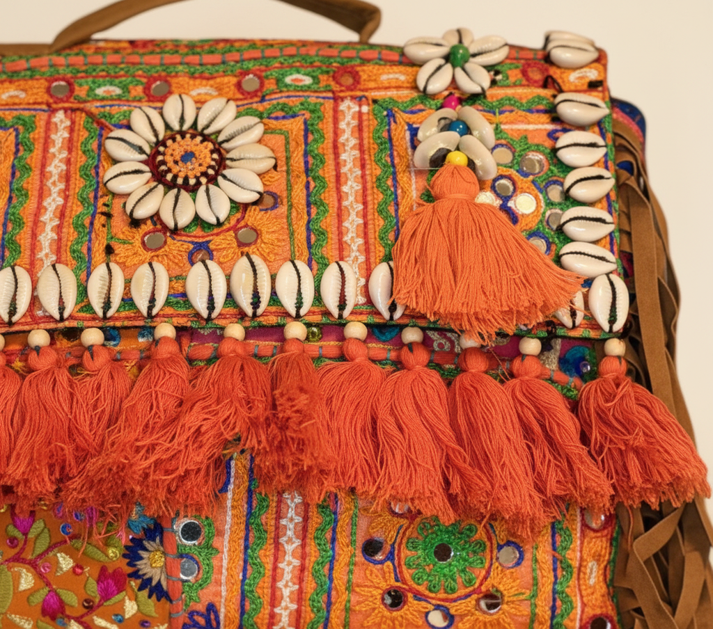 Shell Tassel Kesari crossbody bag back view