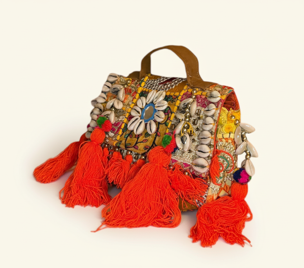 Shell Tassel Moonga crossbody bag back view