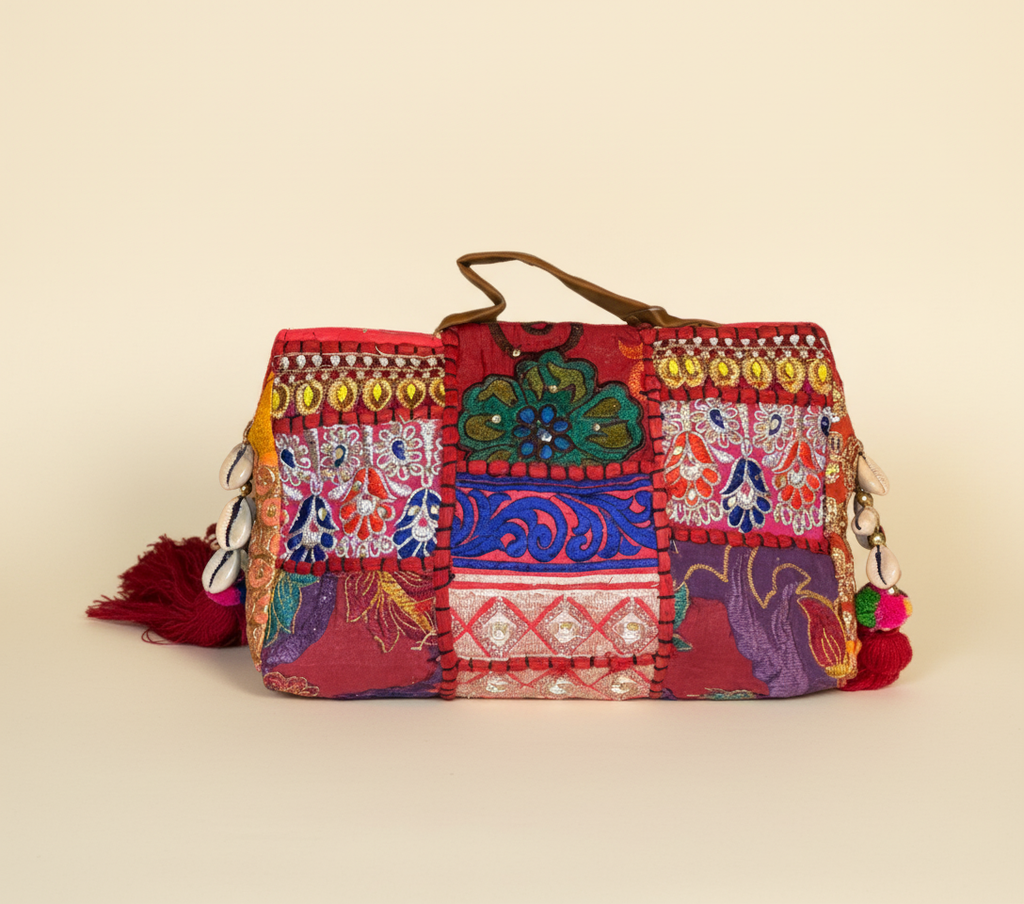 Shell Tassel Tambra crossbody bag isometric angle