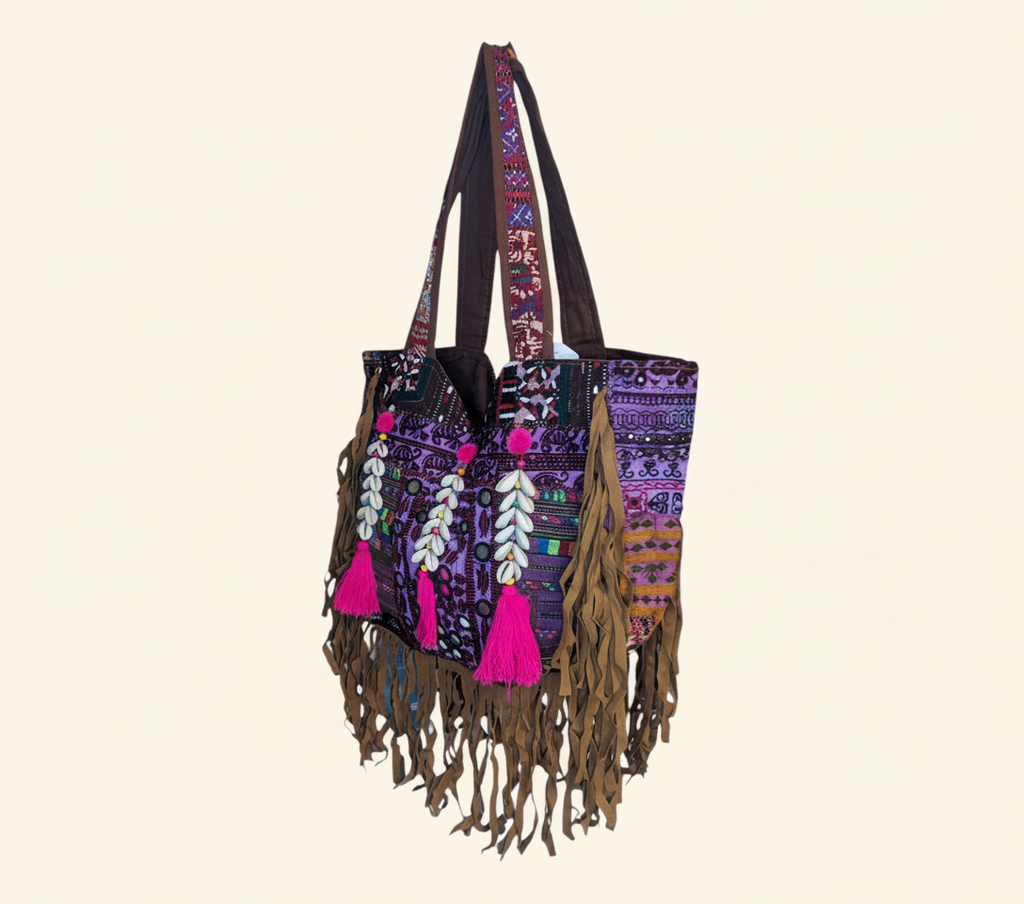 Shell Tassel Emerald Fringe tote bag isometric angle