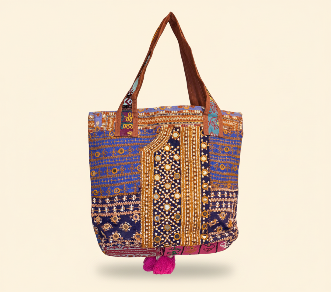 Shell Tassel Nomad Bloom tote bag isometric angle